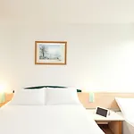 Ibis Centre Cathedrale Hotel 3*