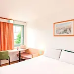 Ibis Centre Cathedrale Hotel 3*