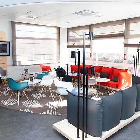 Отель Ibis Centre Cathedrale 3*