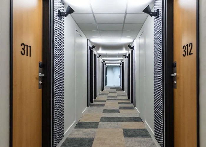 梅斯中心大教堂宜必思酒店 梅斯