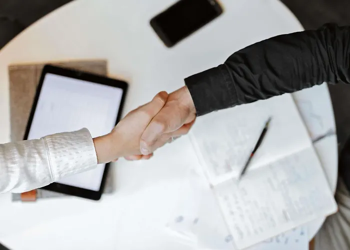 梅斯中心大教堂宜必思酒店 梅斯