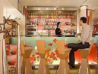 梅斯中心大教堂宜必思酒店 酒店