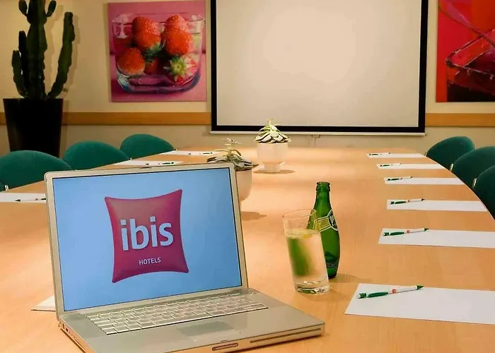 梅斯中心大教堂宜必思酒店 酒店